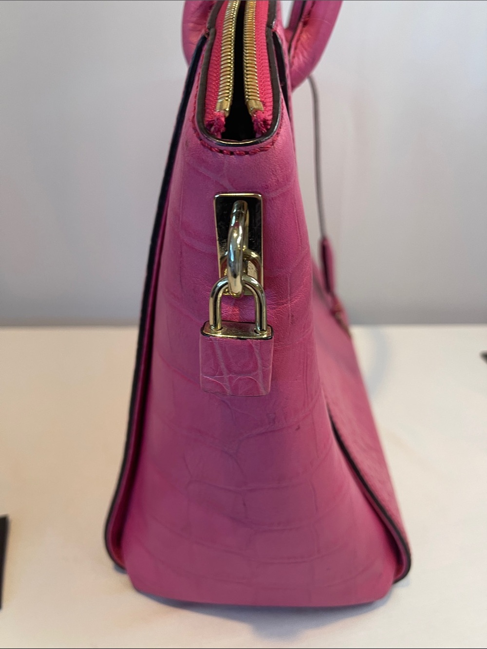 MCM Pink Croc Embossed Leather Satchel Bag w/ Keys & Entrupy Authenticationy - Picture 9 of 17